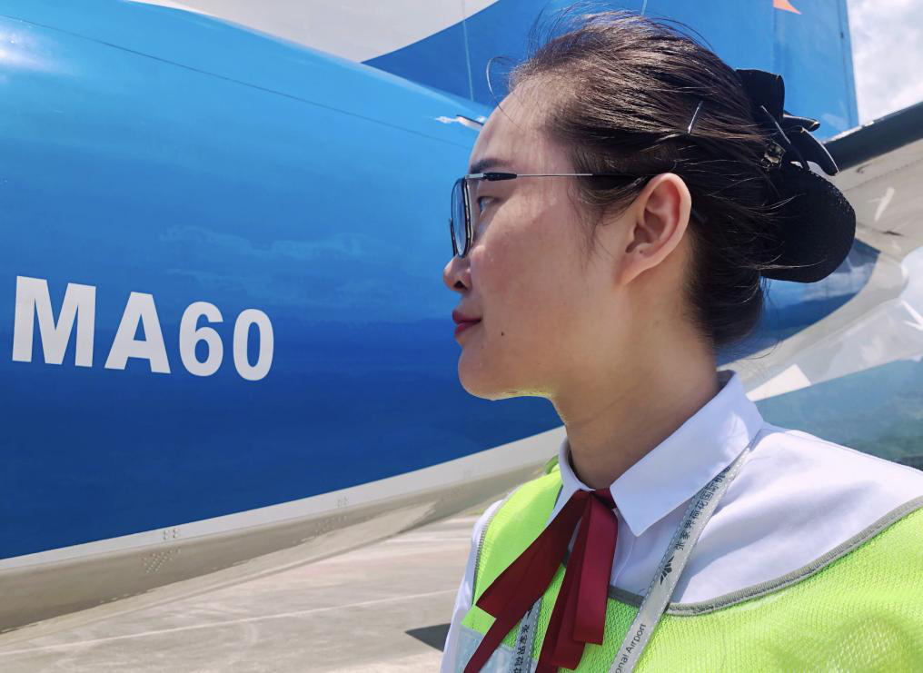 確保旅客順暢出行，機場一線職工高溫堅守！